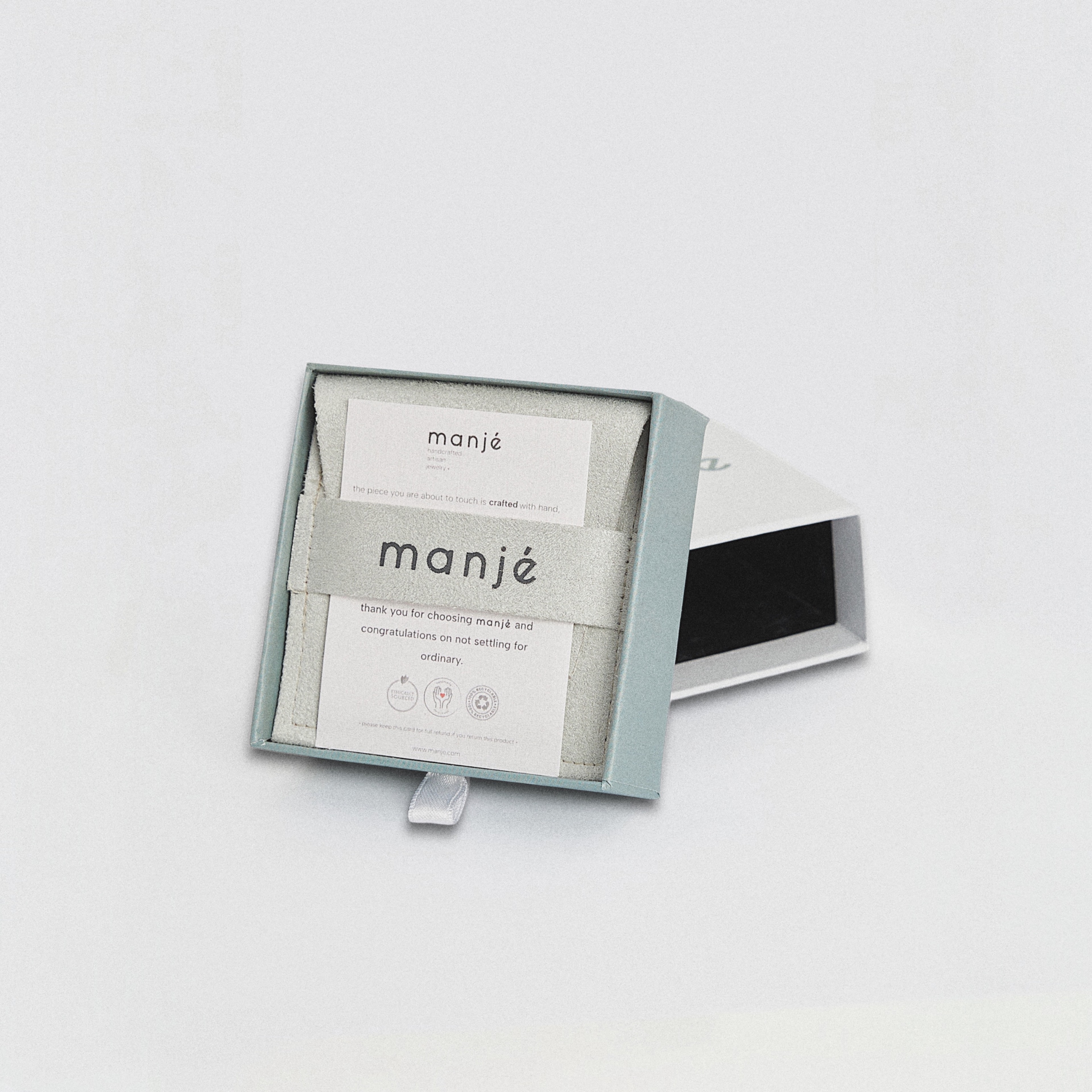 the kiss necklace - gold vermeil